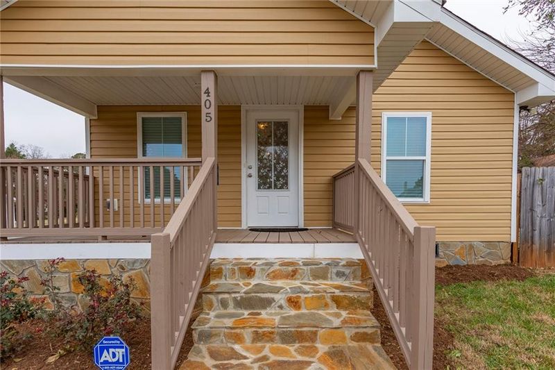 405 Oak St, Graham, NC 27253