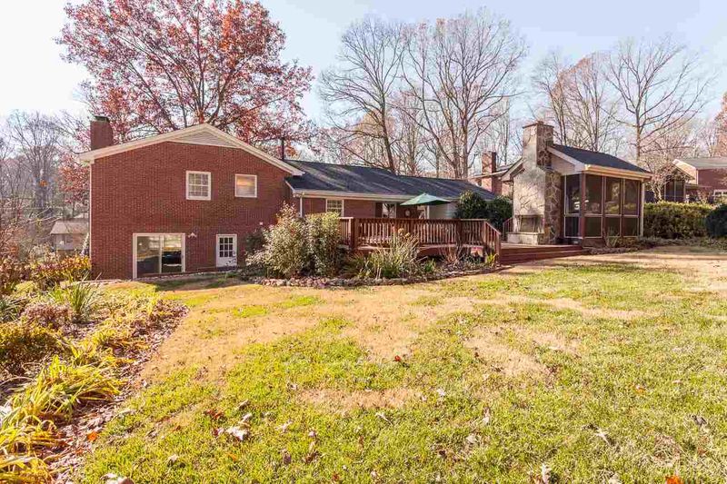 405 Oakridge Rd, Cary, NC 27511