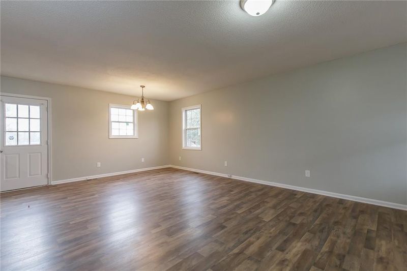 405 E Oakwood St, Mebane, NC 27302