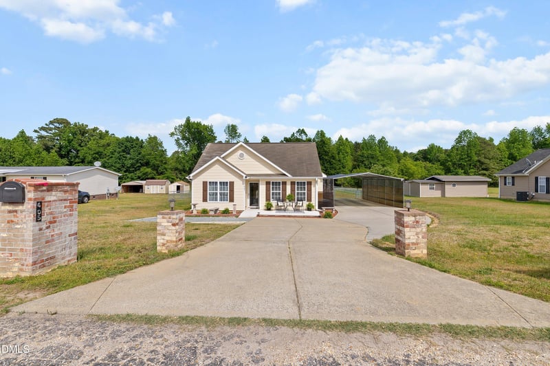 405 Ray Byrd Rd, Lillington, NC 27546