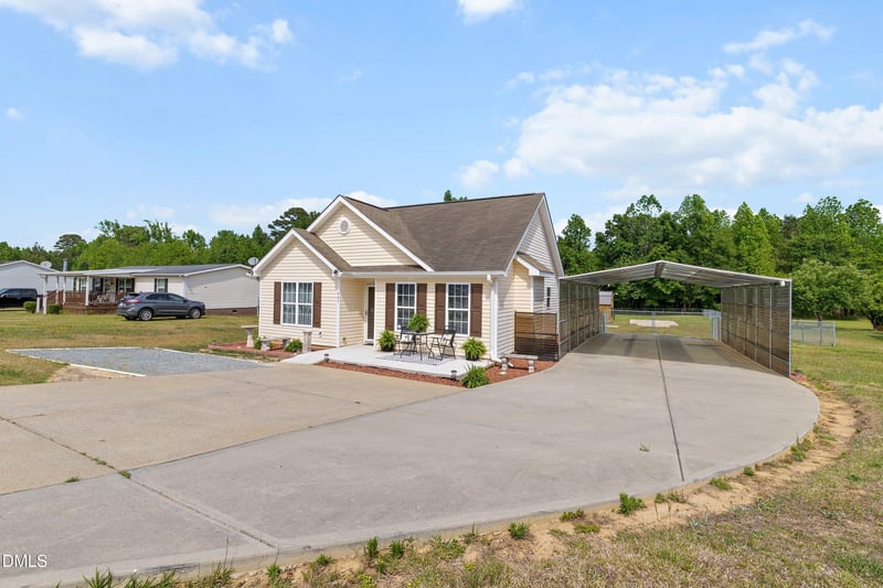 405 Ray Byrd Rd, Lillington, NC 27546