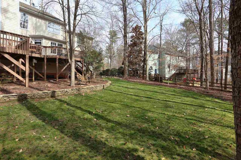 405 Rock Garden Rd, Chapel Hill, NC 27516