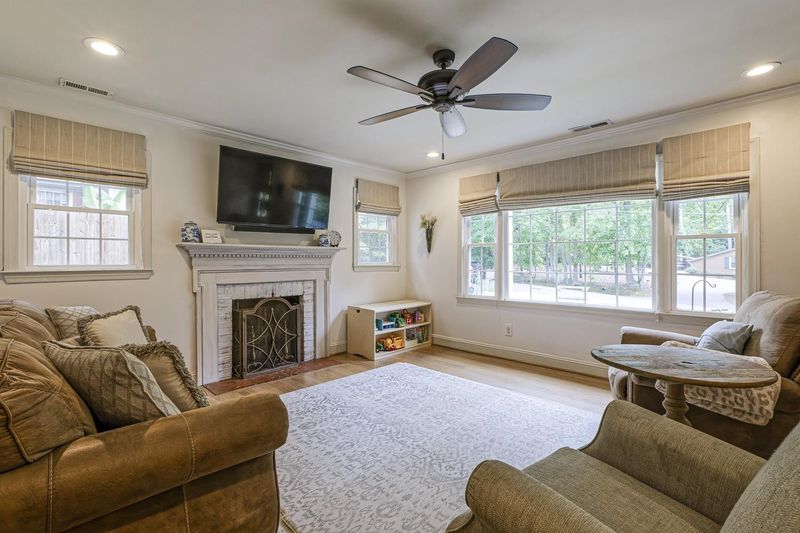 405 E Spring St, Fuquay Varina, NC 27526