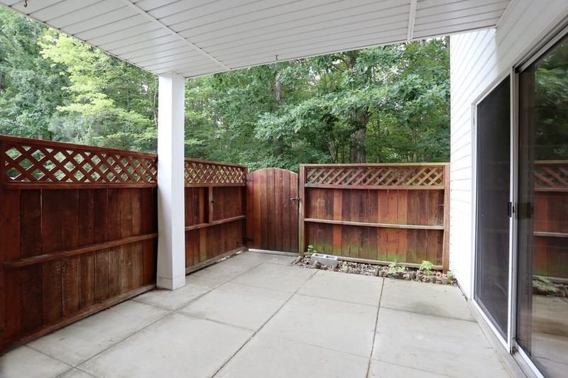 405 Summerwalk Cir #405, Chapel Hill, NC 27517