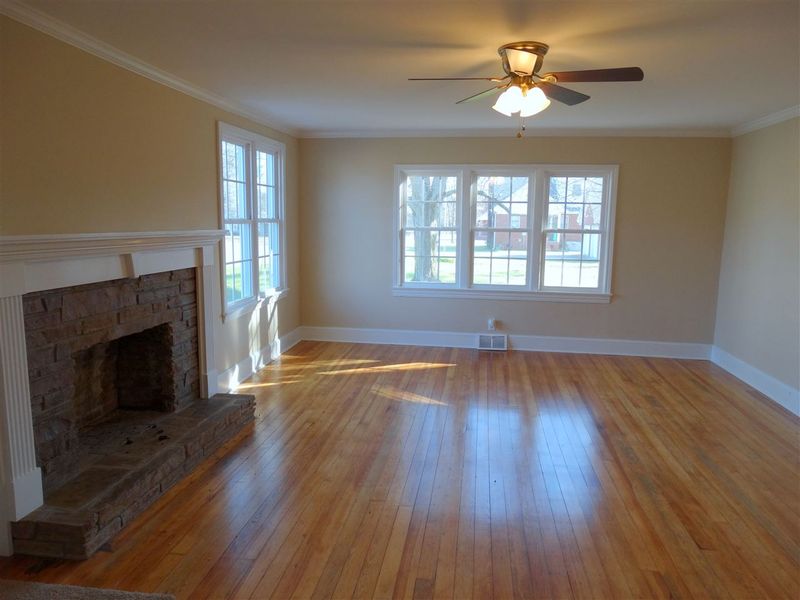 405 Tucker St, Four Oaks, NC 27524