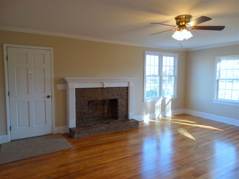 405 Tucker St, Four Oaks, NC 27524