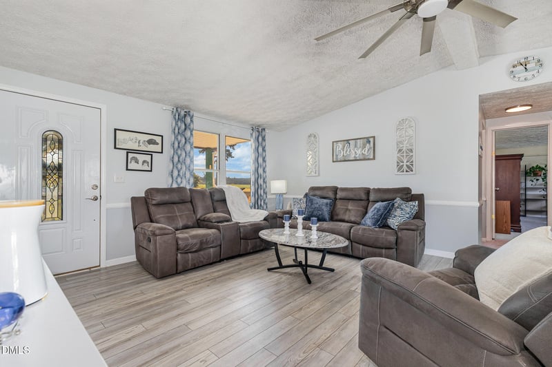 405 Woodruff Rd, Selma, NC 27576