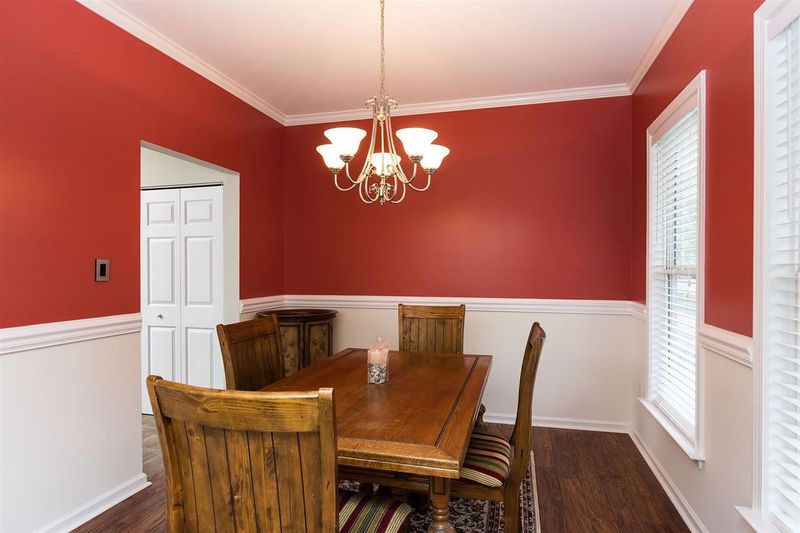 4050 Landover Ln, Raleigh, NC 27616