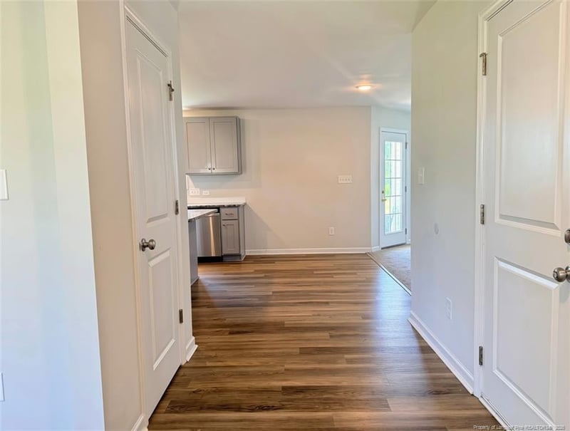 4050 Racking Horse Rd, Hope Mills, NC 28348