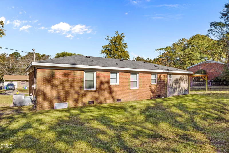 4059 Village Dr, Fayetteville, NC 28304