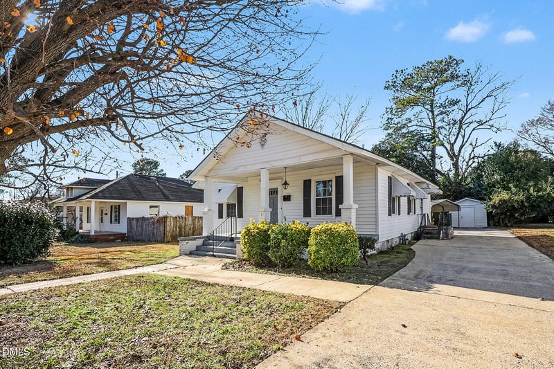 406 16th St, Erwin, NC 28339