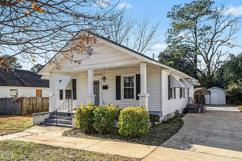 406 16th St, Erwin, NC 28339