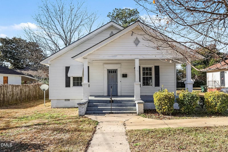 406 16th St, Erwin, NC 28339