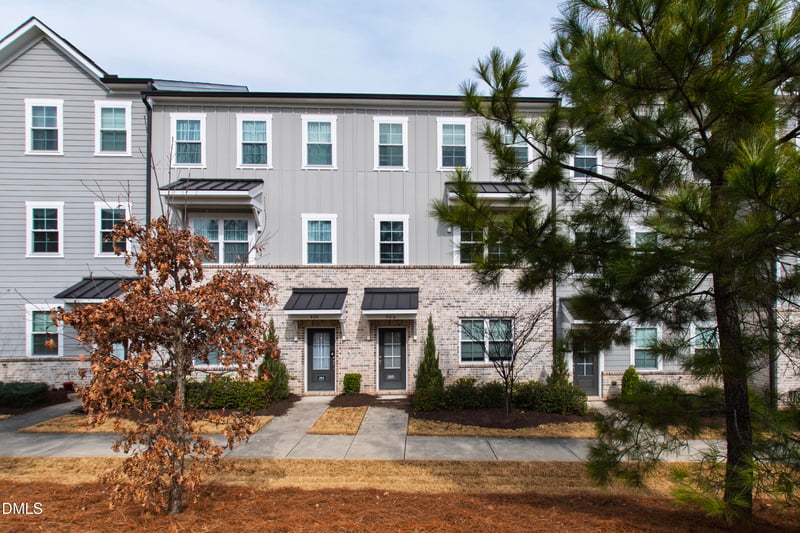 406 Clementine Dr, Cary, NC 27519