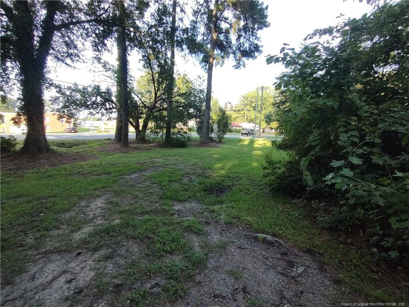 406 Courtland Dr, Sanford, NC 27330