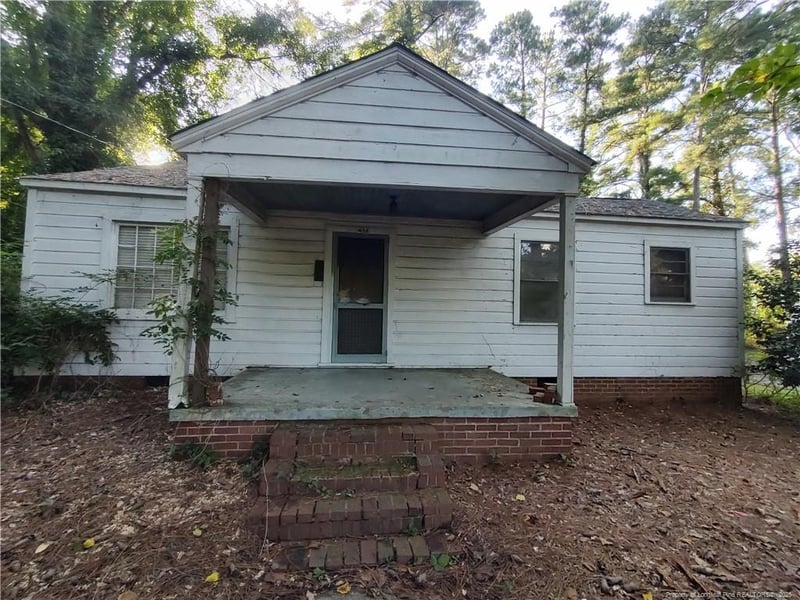 406 Courtland Dr, Sanford, NC 27330