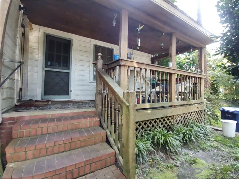 406 Courtland Dr, Sanford, NC 27330