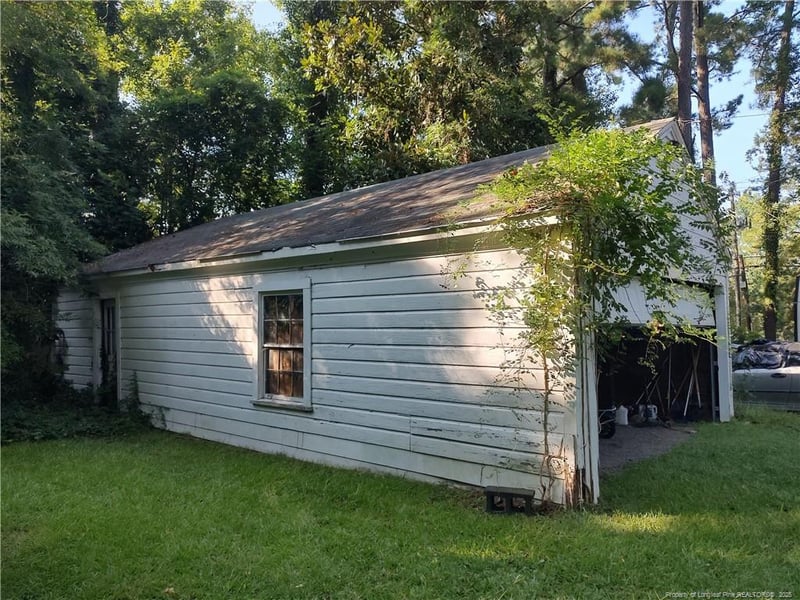 406 Courtland Dr, Sanford, NC 27330