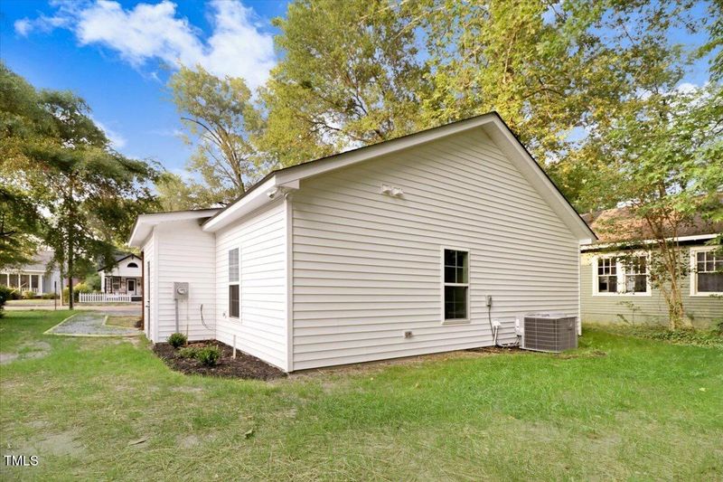 406 W Granville St, Dunn, NC 28334