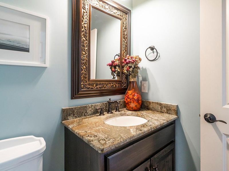 406 Greenwood Dr, Burlington, NC 27217
