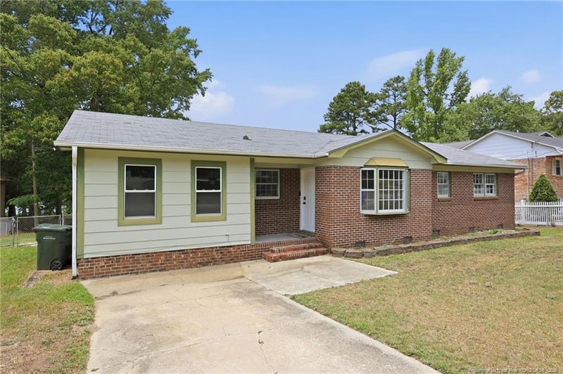406 Lansdowne Rd, Fayetteville, NC 28314