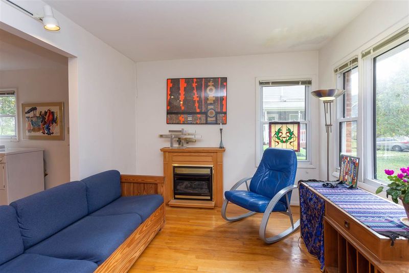 406 Mitchell Ln, Chapel Hill, NC 27516