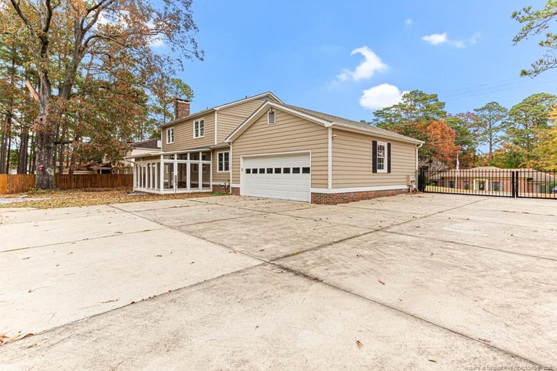 406 Murray Hill Rd, Fayetteville, NC 28303