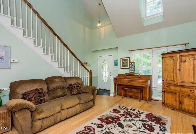 406 Neuse Ridge Dr, Clayton, NC 27527