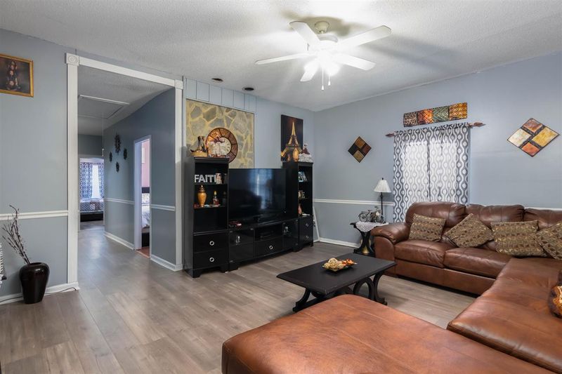 406 Poplar St, Graham, NC 27253