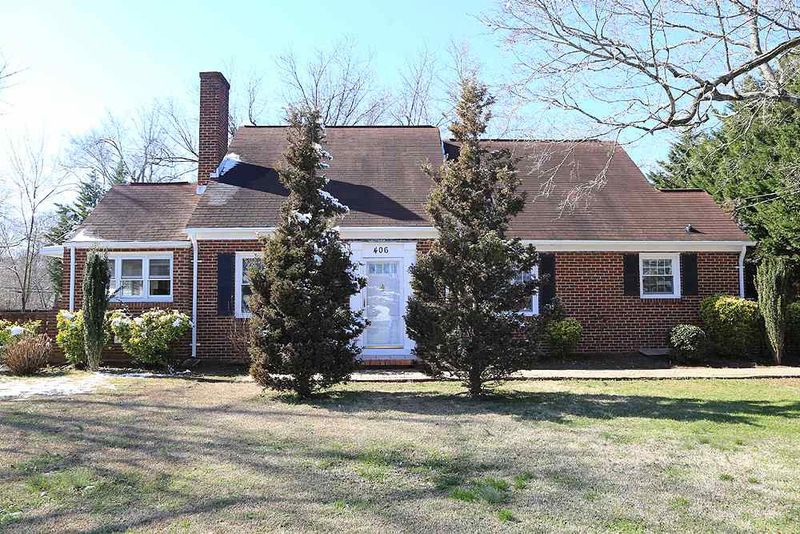 406 Roxboro St, Haw River, NC 27258