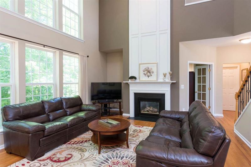 406 Sherwood Forest Pl, Cary, NC 27519
