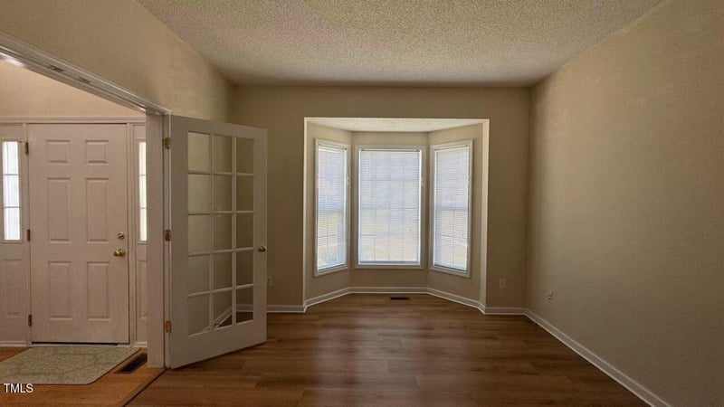 406 Somersview Dr, Chapel Hill, NC 27514