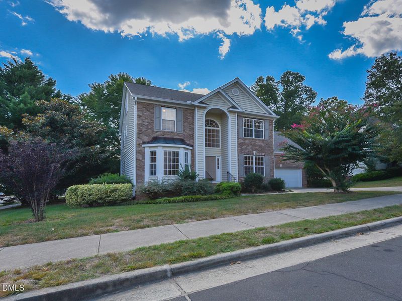 406 Somersview Dr, Chapel Hill, NC 27514