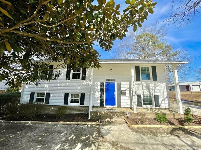 406 Stacy Weaver Dr, Fayetteville, NC 28311