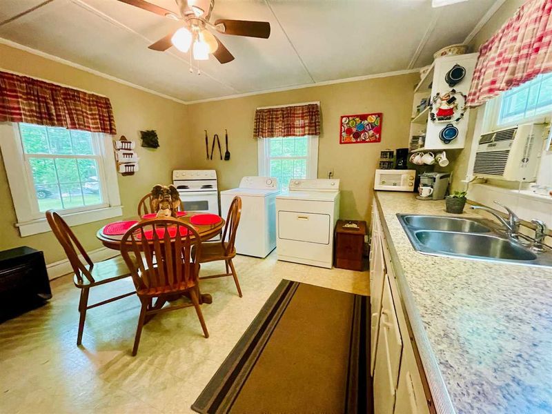 406 N Tenth St, Mebane, NC 27302