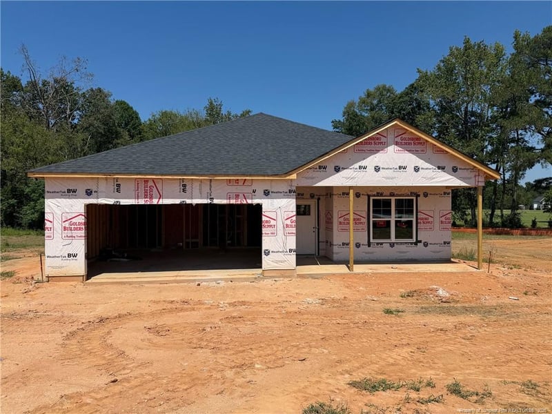 406 Thorntons Creek Dr, Erwin, NC 28339