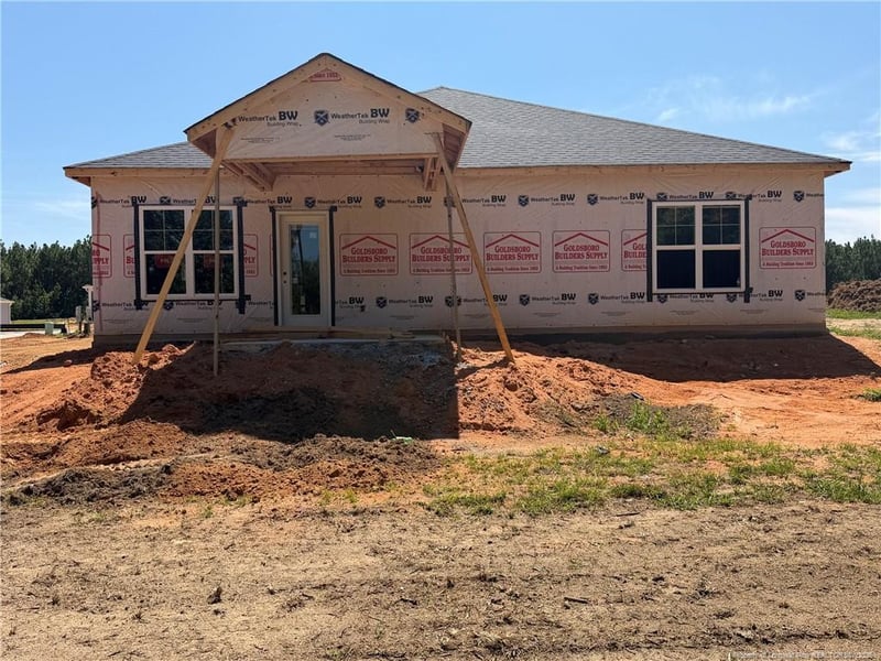 406 Thorntons Creek Dr, Erwin, NC 28339
