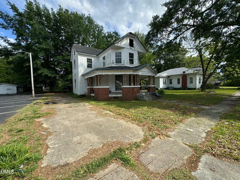 406 Webb St, Selma, NC 27576