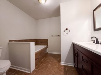 4060 Rosehill Rd, Fayetteville, NC 28311