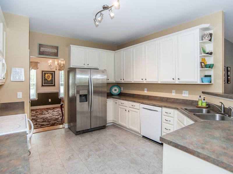 4062 Landover Ln, Raleigh, NC 27616