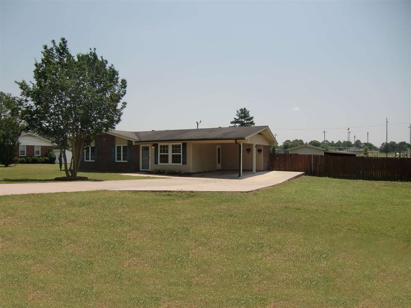 407 W A St, Erwin, NC 28339
