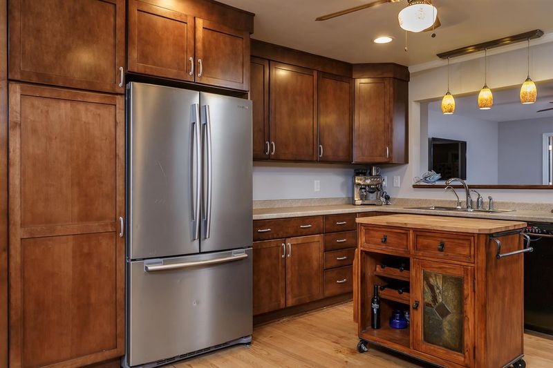 407 Columbia Dr, Raleigh, NC 27604