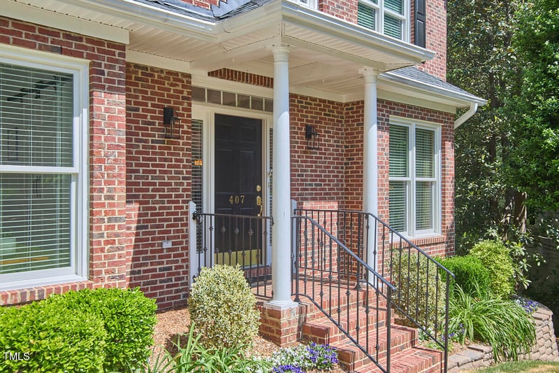 407 Crickentree Dr, Cary, NC 27518