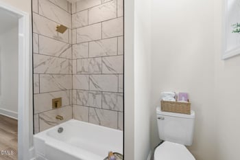 407 D St, Erwin, NC 28339