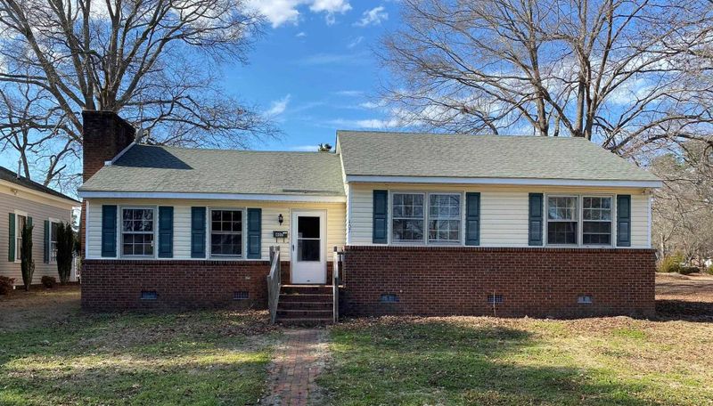 407 N Green St, Selma, NC 27576
