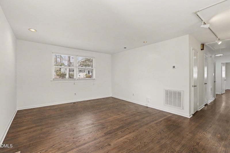 407 Hickory Dr, Chapel Hill, NC 27517