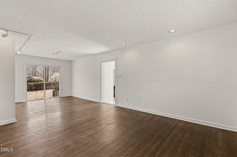 407 Hickory Dr, Chapel Hill, NC 27517