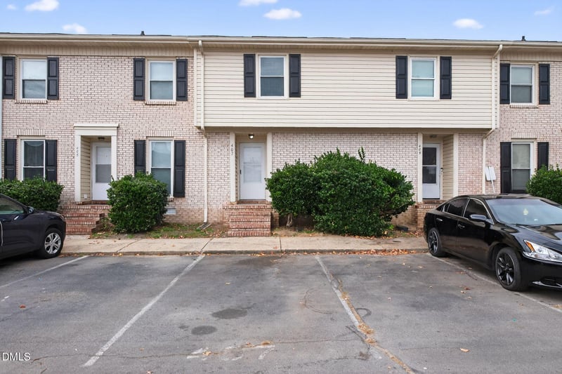 407 Kirkcaldy Ct, Fayetteville, NC 28314