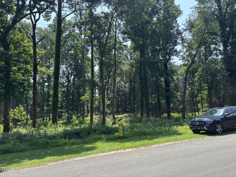 407 Meadow Dr, Fuquay Varina, NC 27526