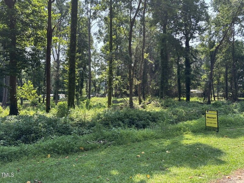 407 Meadow Dr, Fuquay Varina, NC 27526